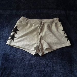 cute & comfy star shorts💫💫